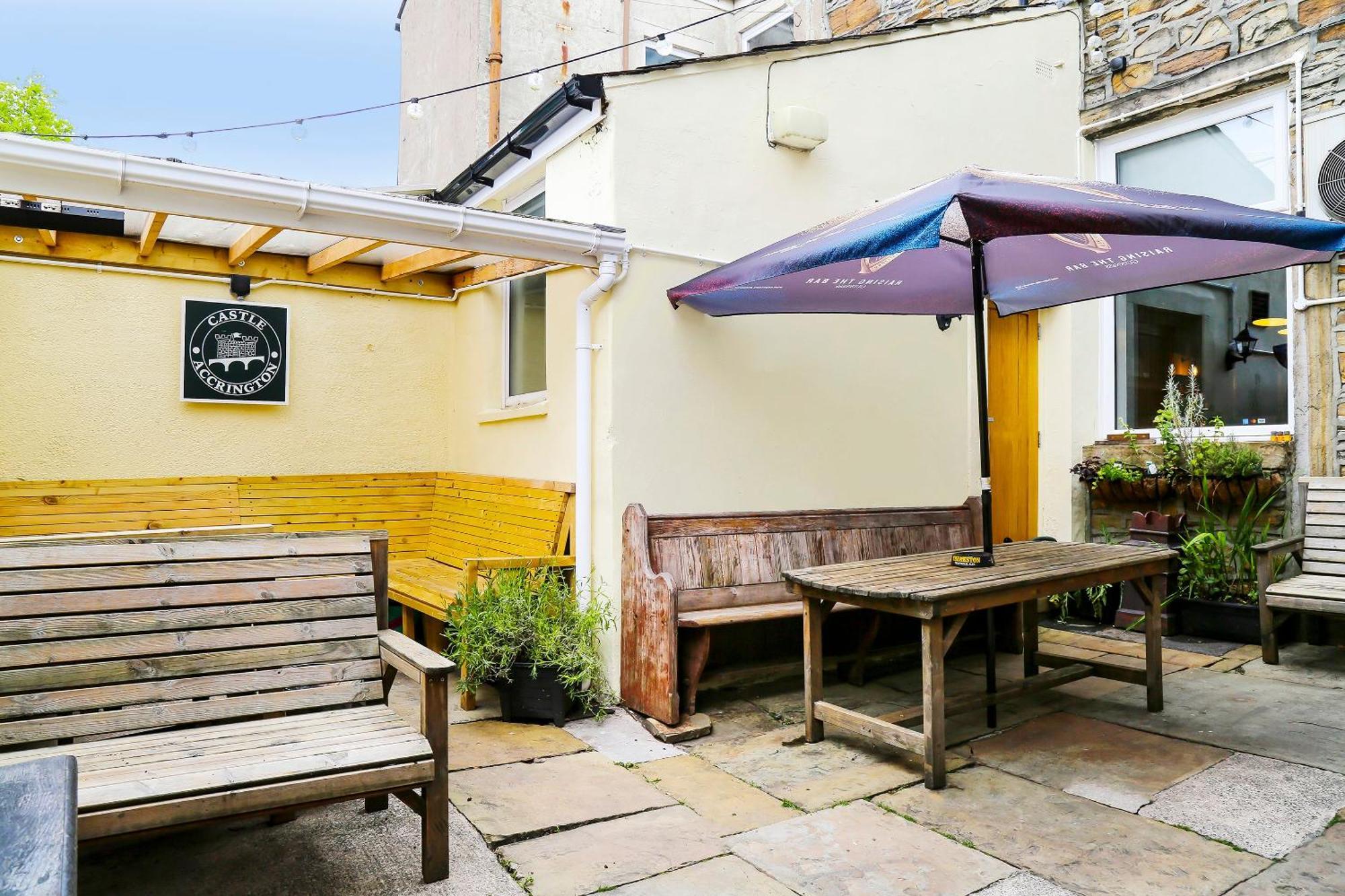 Oyo Castle Hotel, Accrington Exterior foto